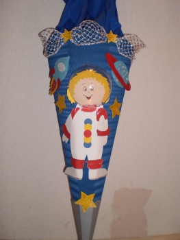 Handgefertigte Schultüte / Zuckertüte - " Astronaut " - 70cm - 6-eckig