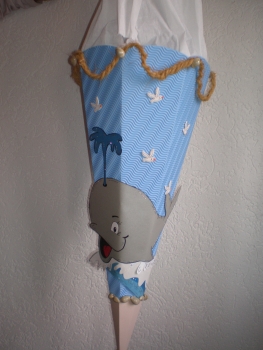 Handgefertigte Schultüte / Zuckertüte - " Wal " - 70cm - 6-eckig