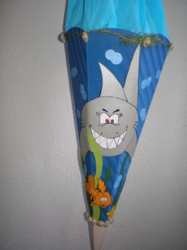 Handgefertigte Schultüte / Zuckertüte - " Haialarm " - 70cm - 6-eckig
