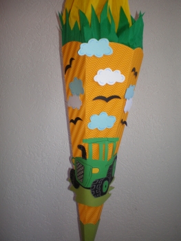 Handgefertigte Schultüte / Zuckertüte - " Traktor " - 70cm - 6-eckig